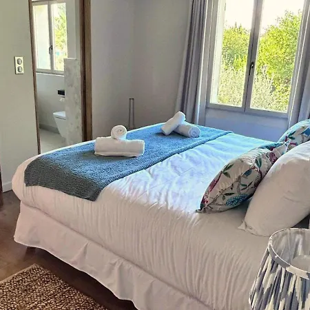 Gorgeous Village With Heated Pool, Ideally Located *